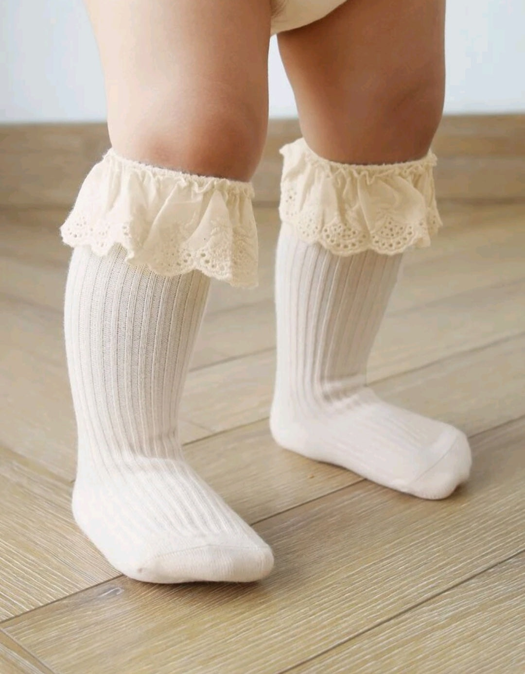 Beidge Ruffle Lace Socks #400064